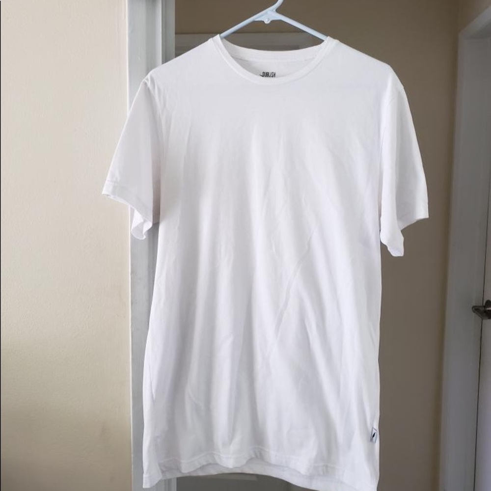 Tee shirt